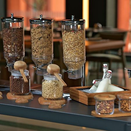 Doubletree By Hilton Ben Guerir Hotel & Residences Benguerir 외부 사진