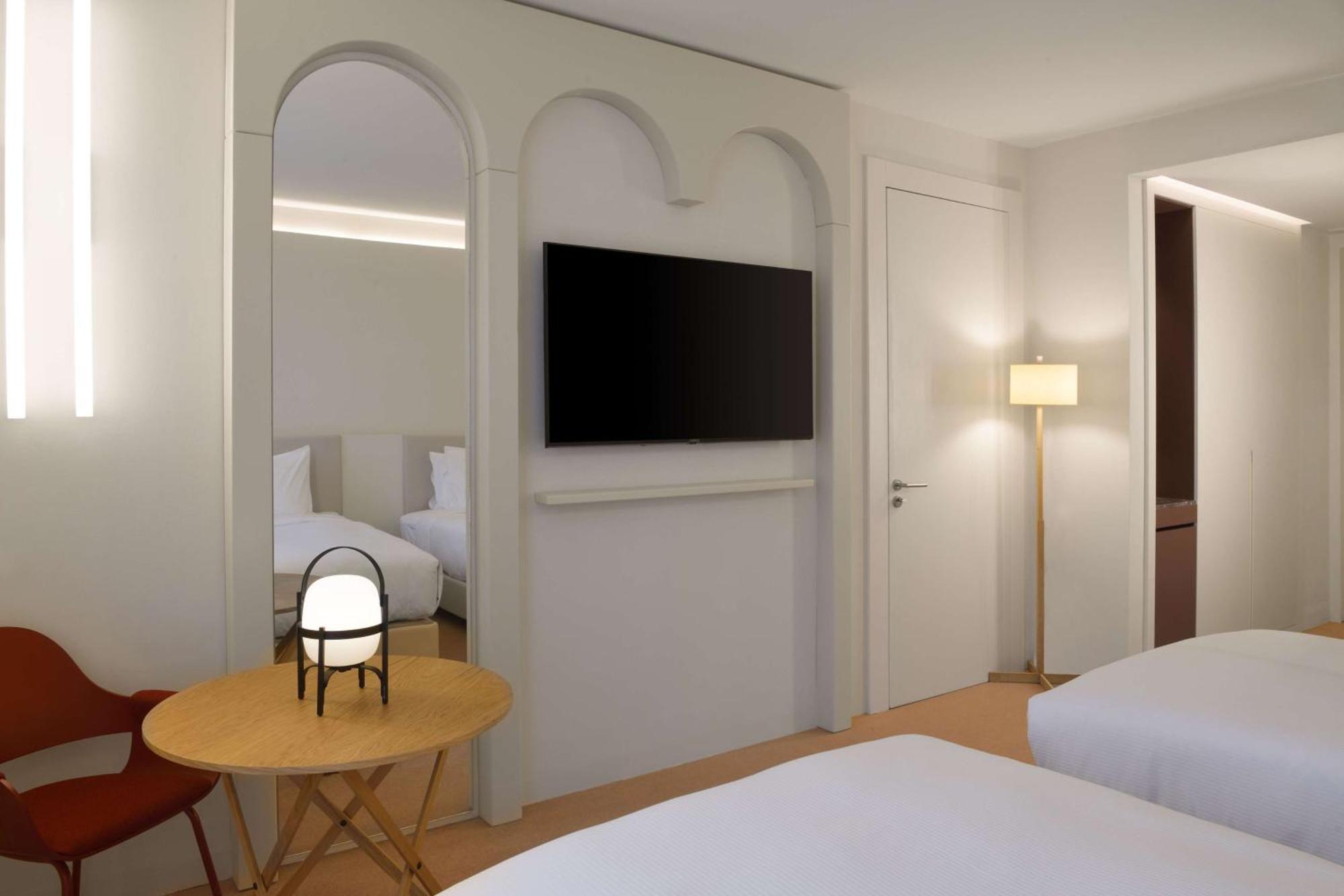 Doubletree By Hilton Ben Guerir Hotel & Residences Benguerir 외부 사진