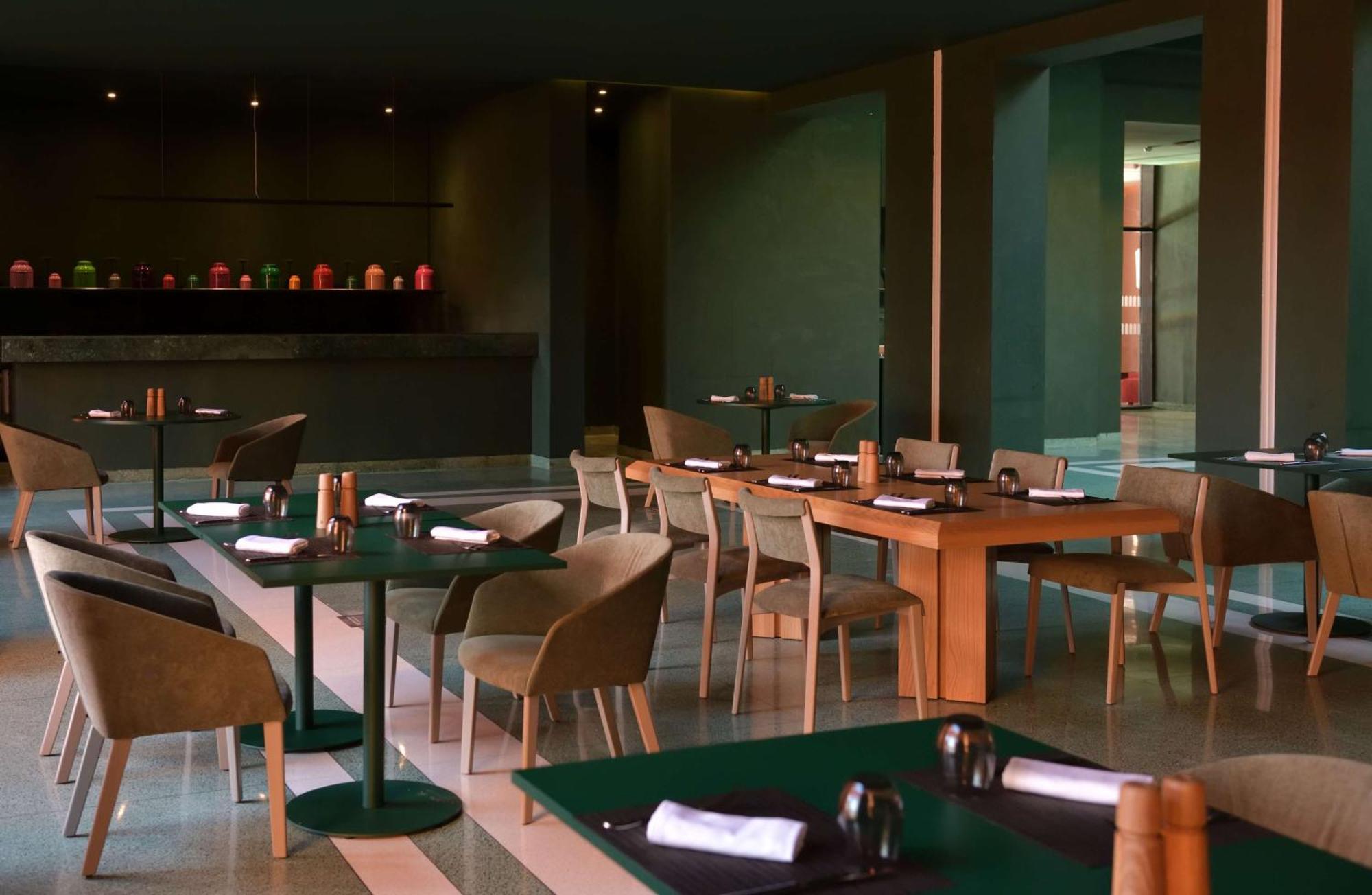 Doubletree By Hilton Ben Guerir Hotel & Residences Benguerir 외부 사진