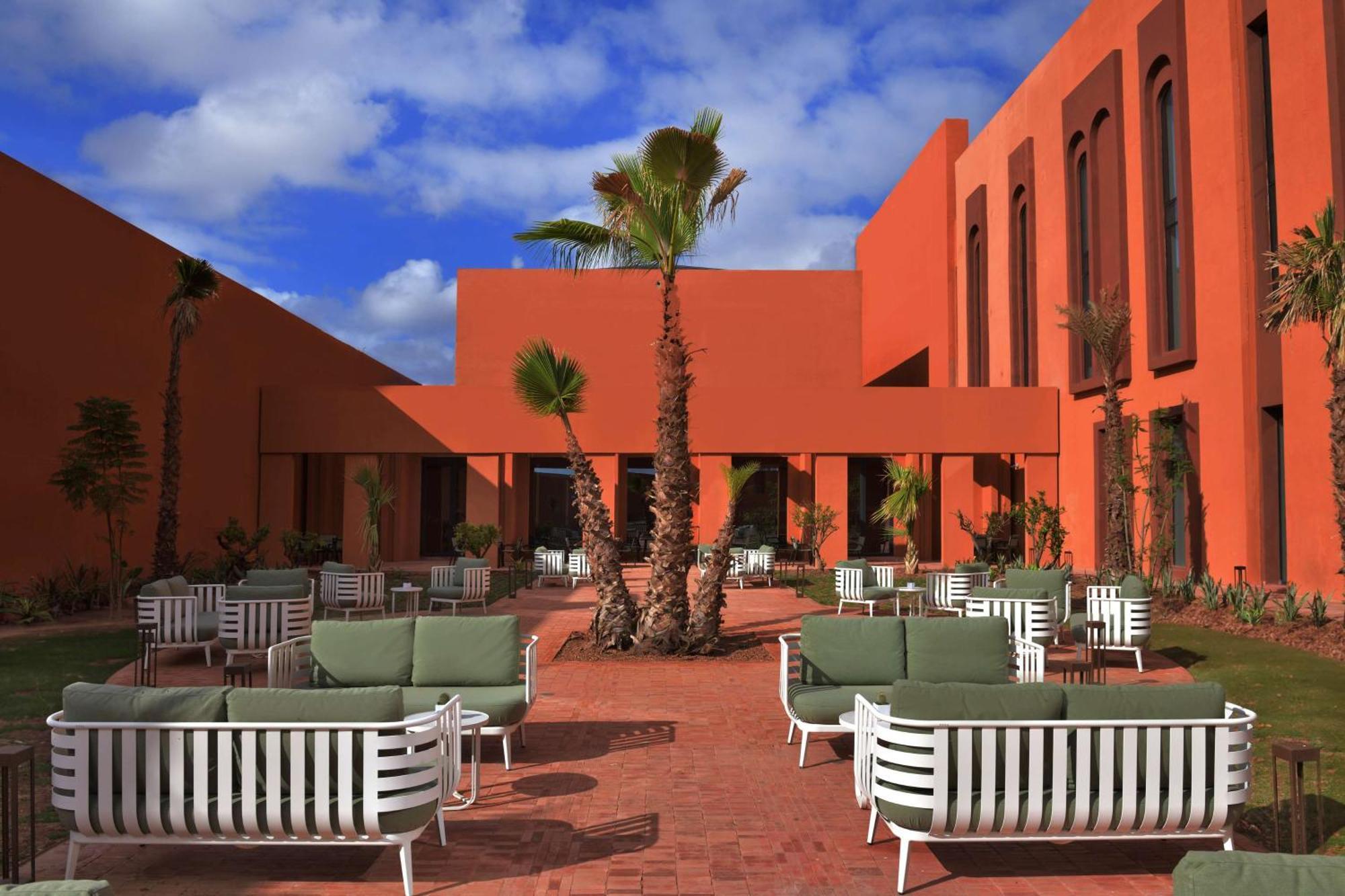 Doubletree By Hilton Ben Guerir Hotel & Residences Benguerir 외부 사진