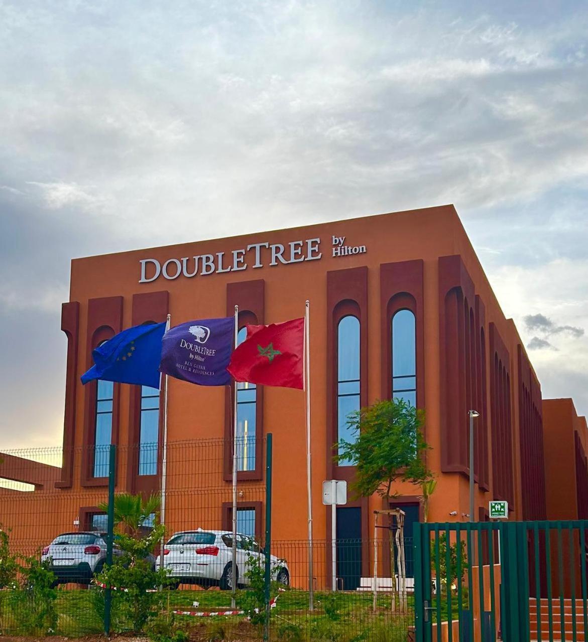 Doubletree By Hilton Ben Guerir Hotel & Residences Benguerir 외부 사진